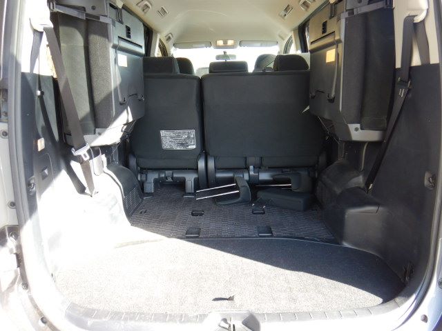 2013 Toyota Noah 